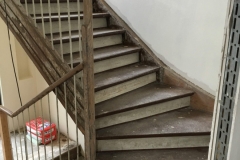 Sanierung einer historischen Treppe (vorher)